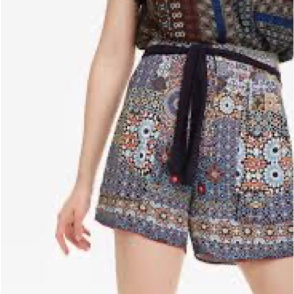 Desigual Shasa Pattern Shorts (10) - Picture 10 of 12